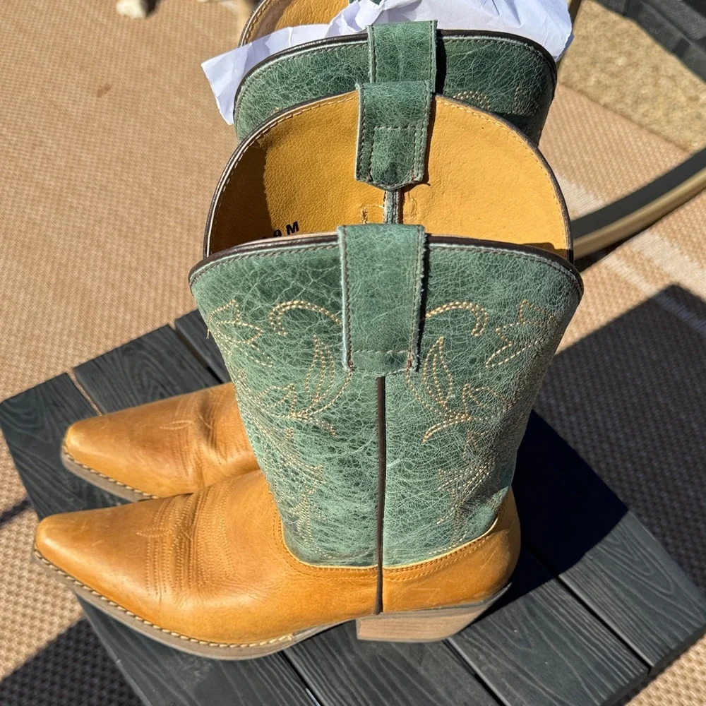 sterling River Green and buckskin Heeled Boots size9. Heavy duty boot. - Picture 5 of 9